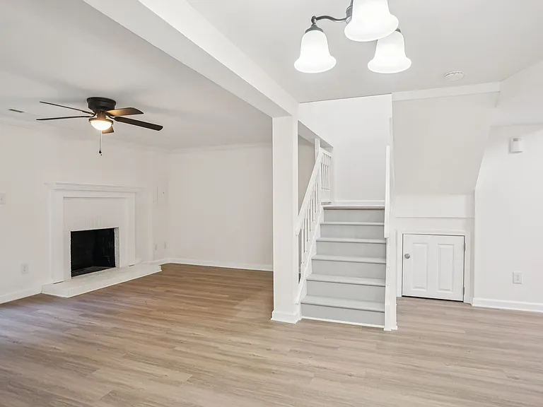 1369 Maple Shade Ln — Photo 10