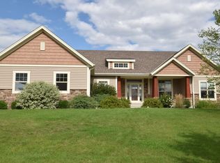 1542 Whitetail Run, Mukwonago, WI 53149