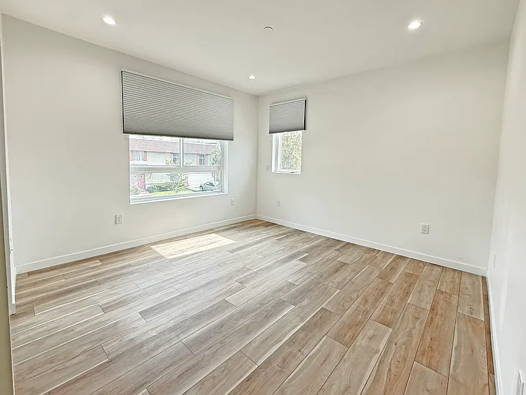 10934 Peach Grove St #201 — Photo 50