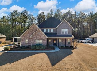 212 Spruce Knoll Ln, Elmore, AL 36025