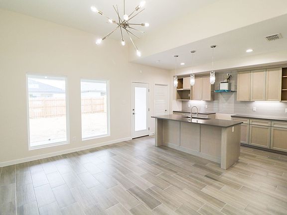 5th image of 1411 El Zarape Ln
