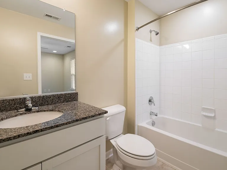 1810 Candlewood Ct #102 — Photo 12