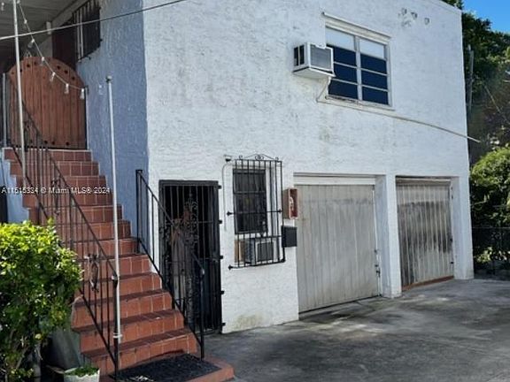 Studio is in the back building