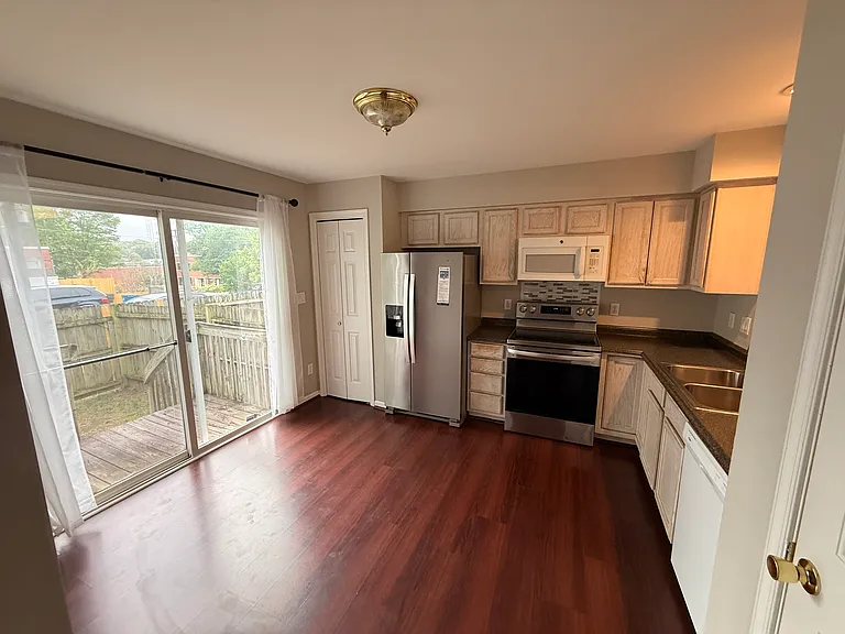 327 W Trinity Ave — Photo 12