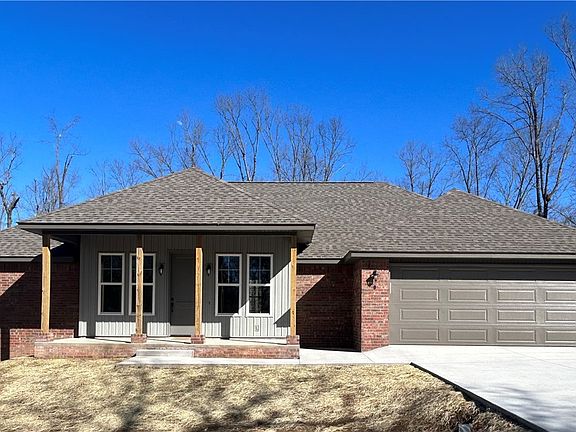 3rd image of 8 Tiree Ln