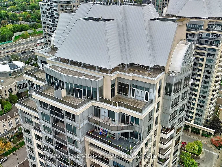 8 Rean Dr #UPH2 — Photo 2