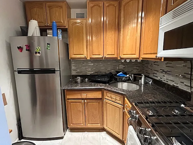632 Warburton Ave #8D — Photo 8