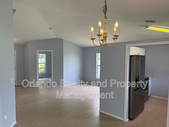 5th image of 1018 Dampierre Ct