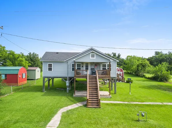 353 Channelview Dr, Hackberry, LA 70645