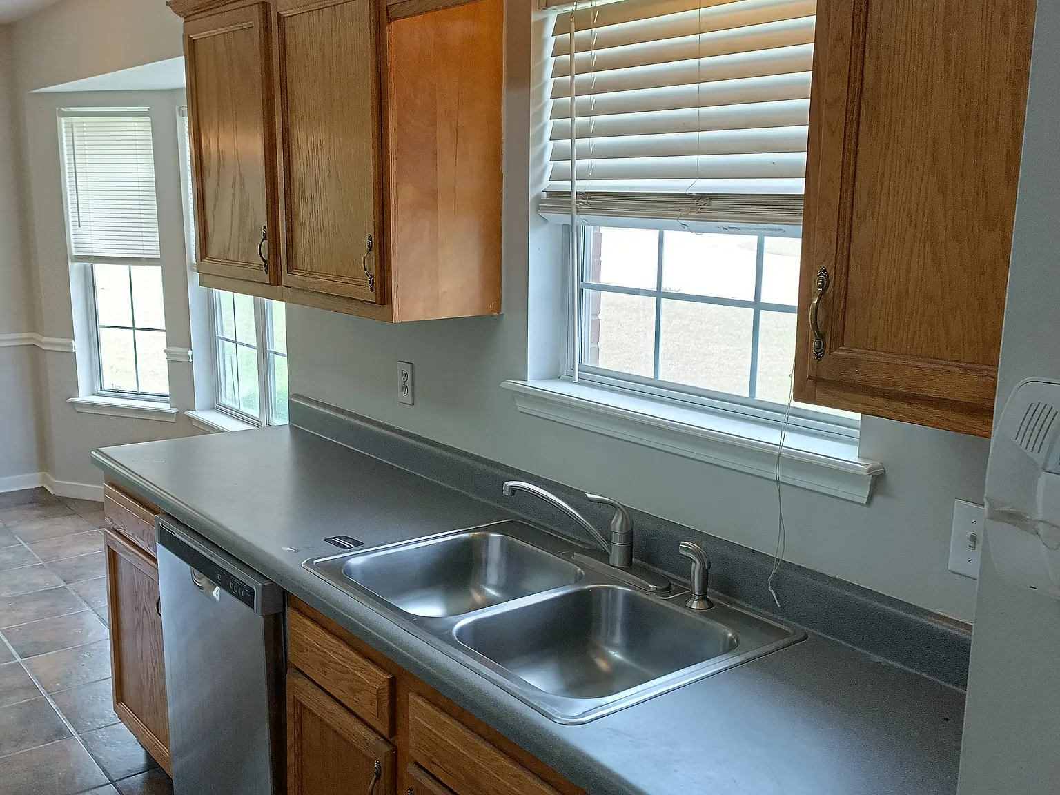 3 bed, 1397 sqft, $1,800 — Photo 4