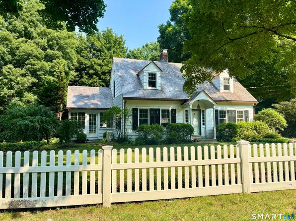 31 Mountain Road, Woodbury, CT 06798