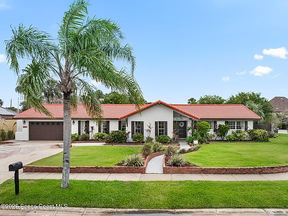 3rd image of 305 Sand Pine Rd