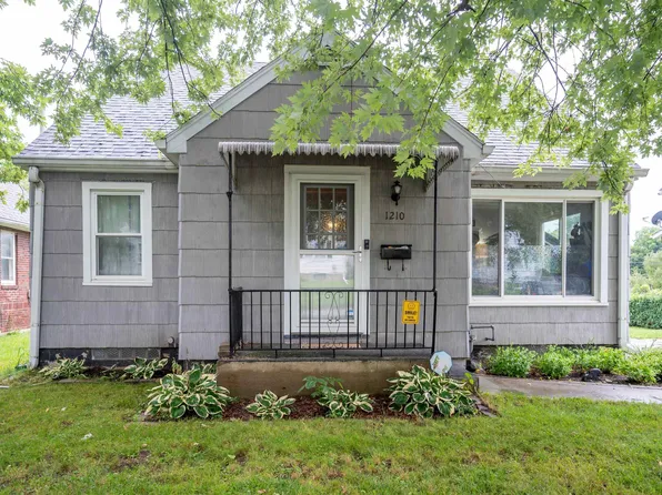 1210 E Hazard Ave, Peoria Heights, IL 61616