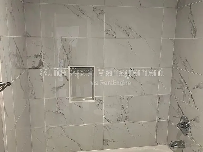 456 N Batavia St #456 — Photo 24