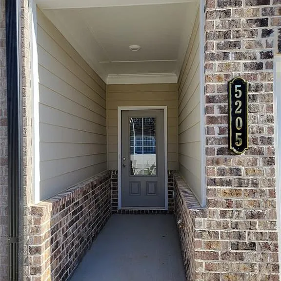 5205 Fox Den Rd — Photo 2