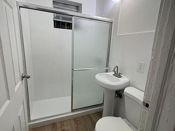 5th image of 720 SW 5th St APT 2