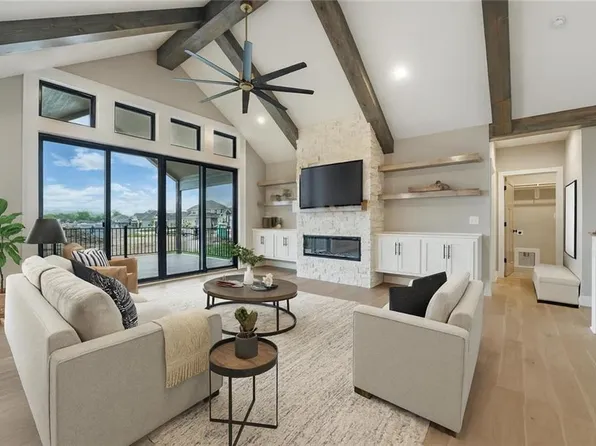 361 NW Patch Ct, Lees Summit, MO 64081