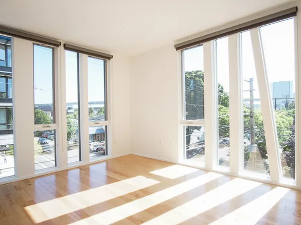 1906 NW Overton St #A, Portland, OR 97209