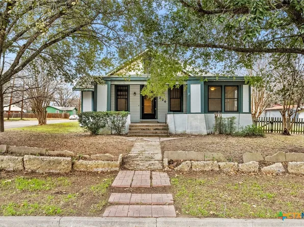 226 Darst St, Gonzales, TX 78629
