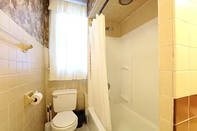 1116 W Polk St #3 — Photo 12