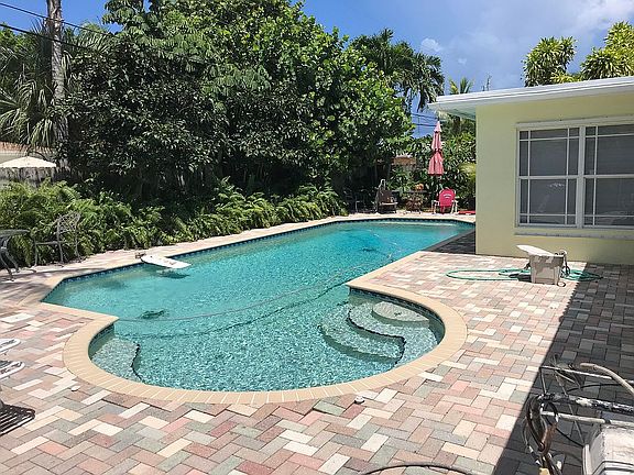 Custom 23k gal Salt H2O Pool