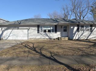 204 S Elm St, Delavan, IL 61734