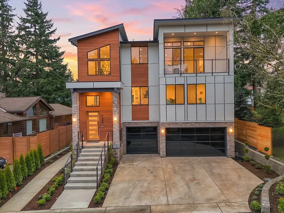 4025 172nd Ave NE