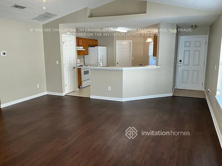 1916 E Lymington Way — Photo 5