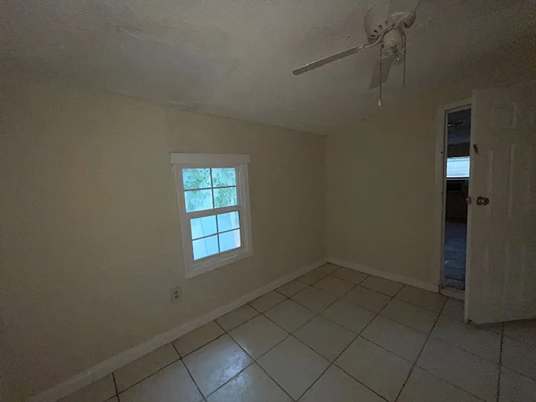 1703 McCarthy Ave — Photo 47