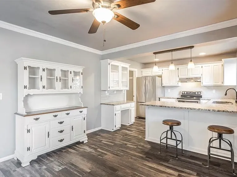 14016 Apache Dr — Photo 5