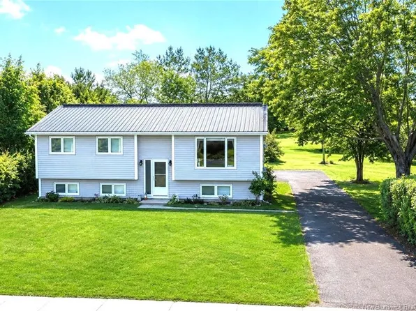671 Main St, Shediac, NB E4P 2C8
