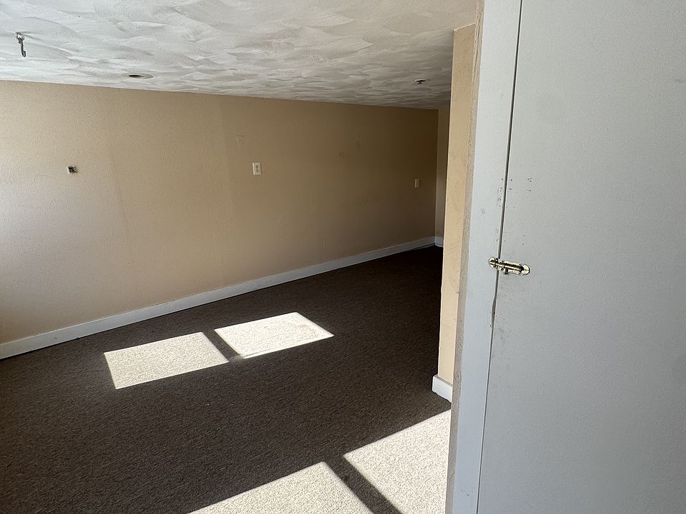 2nd image of 62 Main St APT B