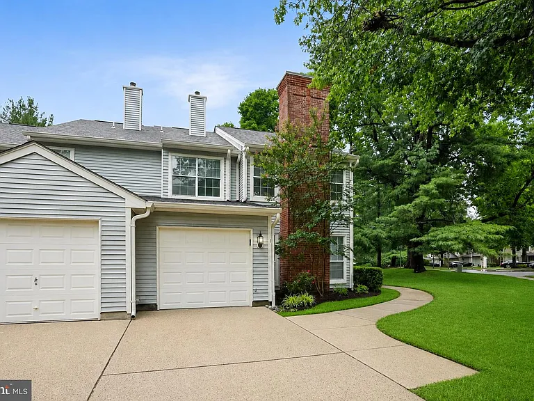 1 Colebrook Ct — Photo 33
