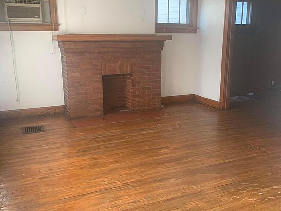 2nd image of 725 Seymour Ave