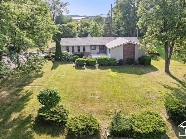 13380 Pine St, Taylor, MI 48180