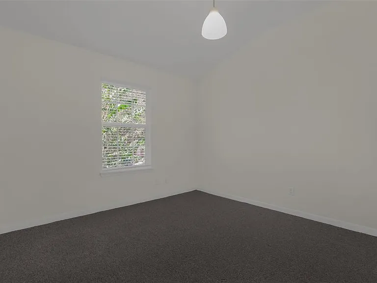 740 Ashworth Overlook Dr #B — Photo 20