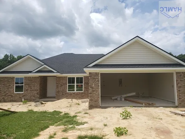 131 Daisy Cir, Glennville, GA 30427