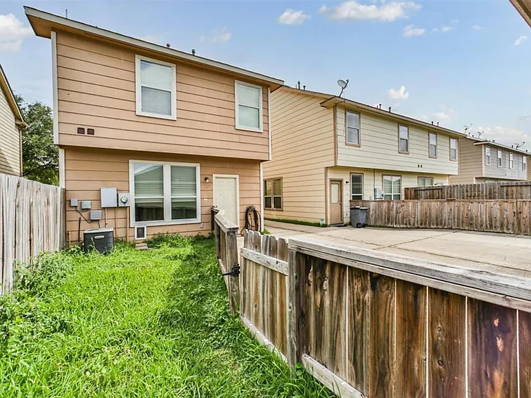 16843 Mammoth Springs Dr — Photo 28
