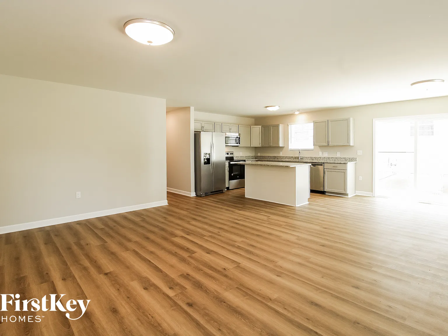 4 bed, 2.0 bath, 1560 sqft, $2,080 — Photo 2