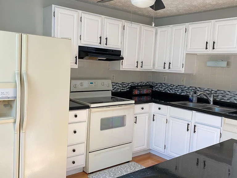 1644 Barnstead Dr — Photo 5