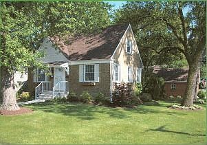 Beautifc brick cape cod in sought after Cumberland Terrace neighborhood