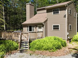 21 Cherry Ct, Clifton Township, PA 18424