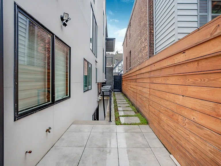 7 Adelaide Pl — Photo 28