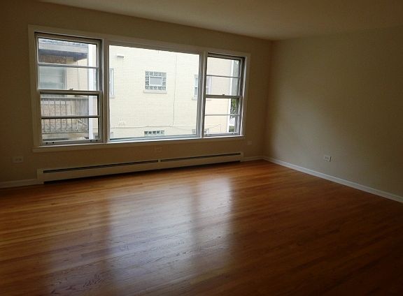 2nd image of 5838 W Montrose Ave APT 1S