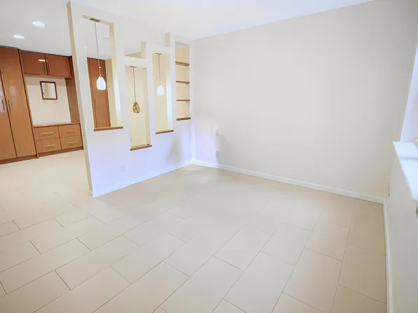 3099 Brighton 1st Place image 10 of 21