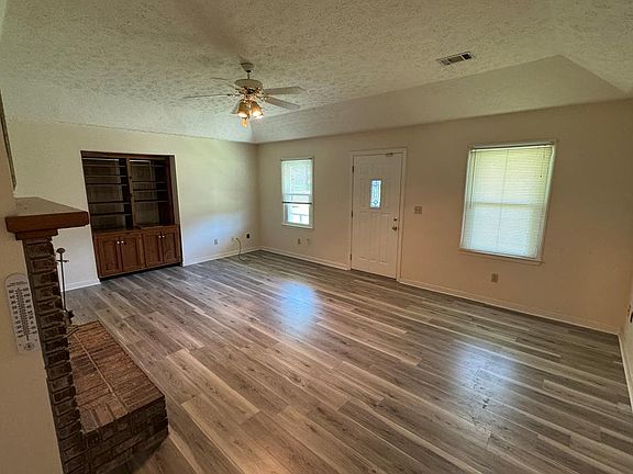 4th image of 54 Lee Road 966