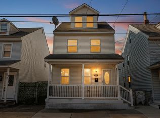 578 Swain St, Bristol, PA 19007