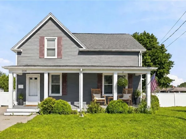 204 Lowell St, New Bedford, MA 02745