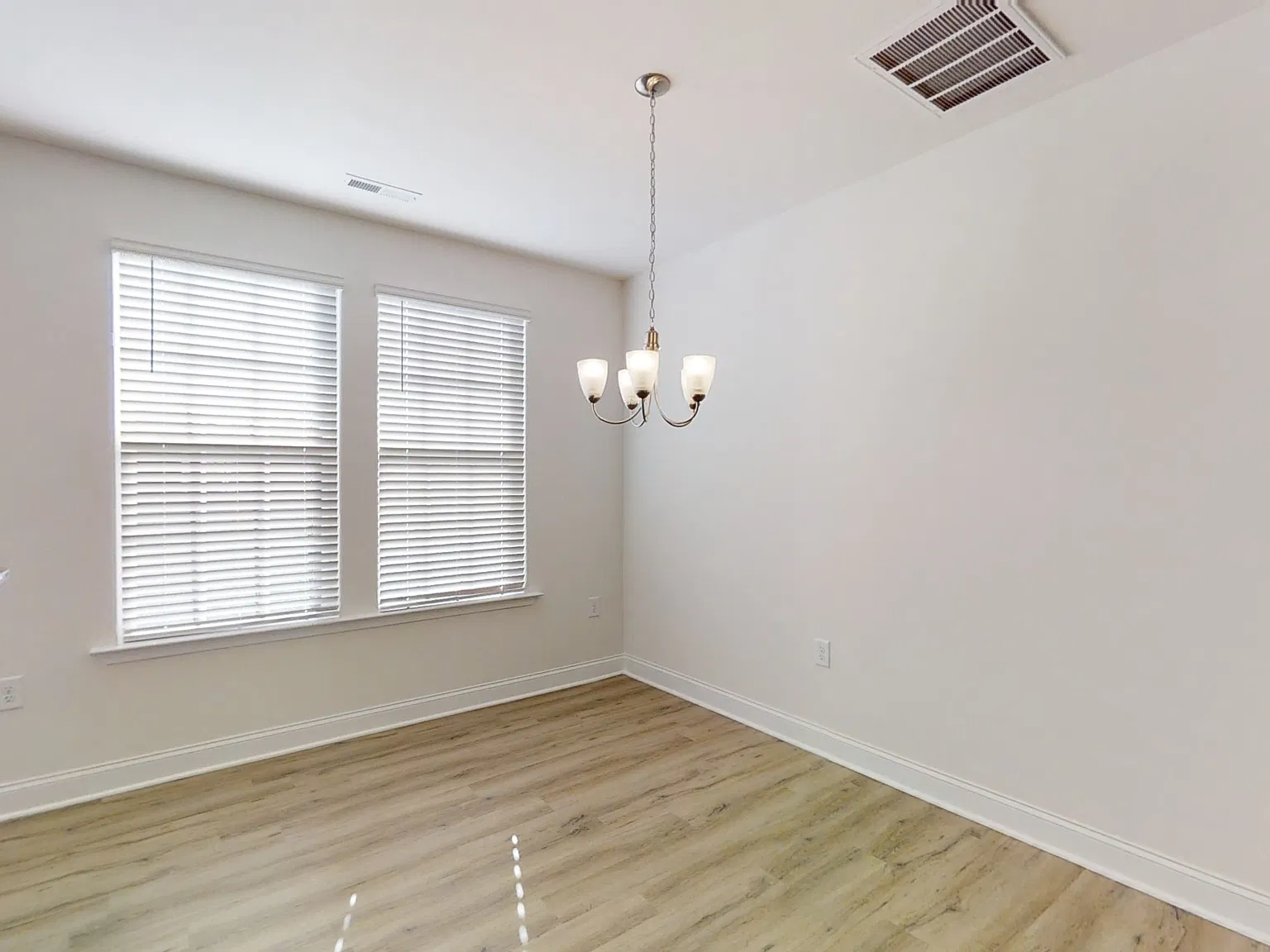 3 bed, 1603 sqft, $1,850 — Photo 3