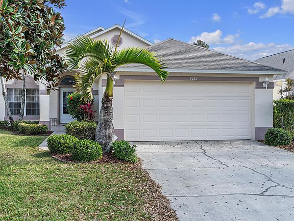 3rd image of 2030 Twelve Oaks Dr SE